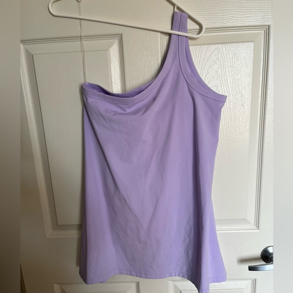 Asymmetric Athletic dress - Picture 3 of 4